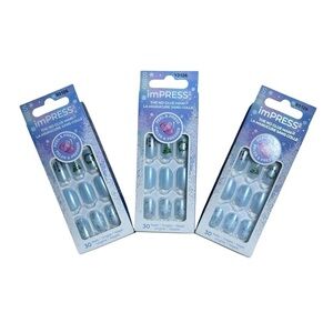 Kiss Impress Holiday Press On Nails Frosty Tales Short Oval Nails -30 Count